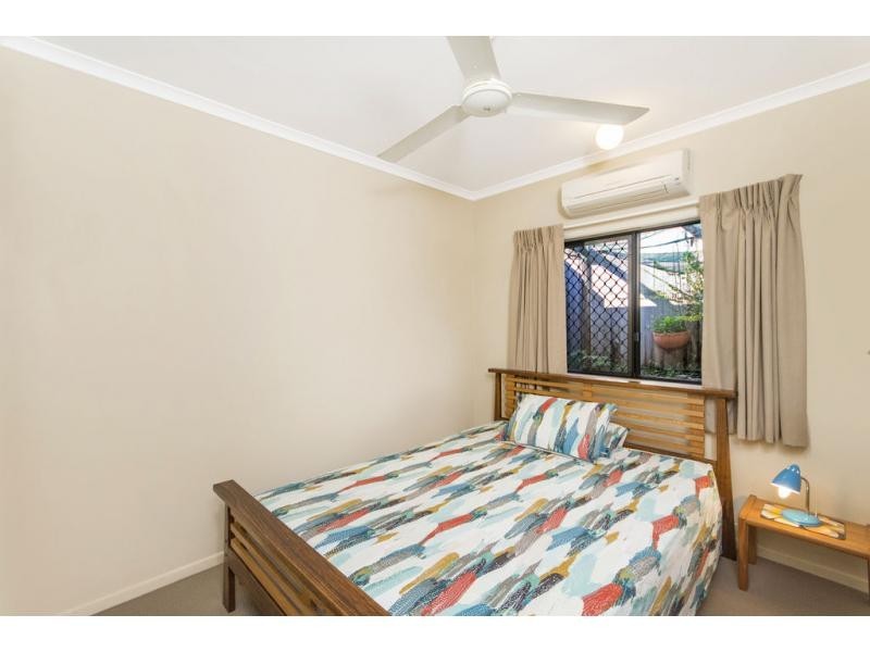 2 Acmena Close, Redlynch QLD 4870