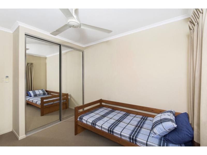2 Acmena Close, Redlynch QLD 4870