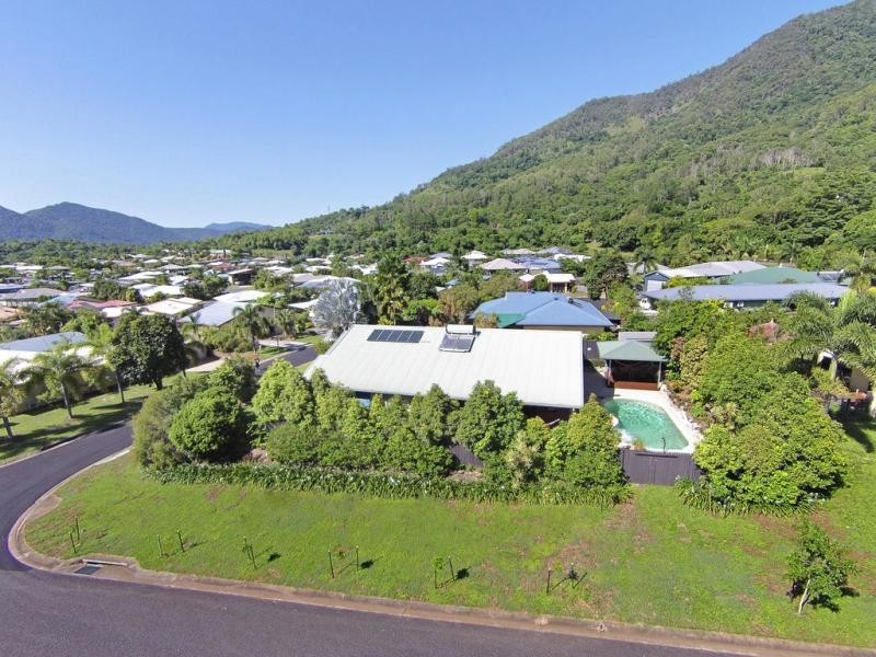 2 Acmena Close, Redlynch QLD 4870