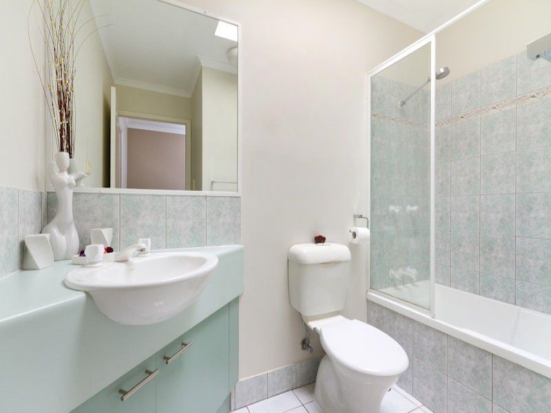 2/5 Charlotte Close, Woree QLD 4868