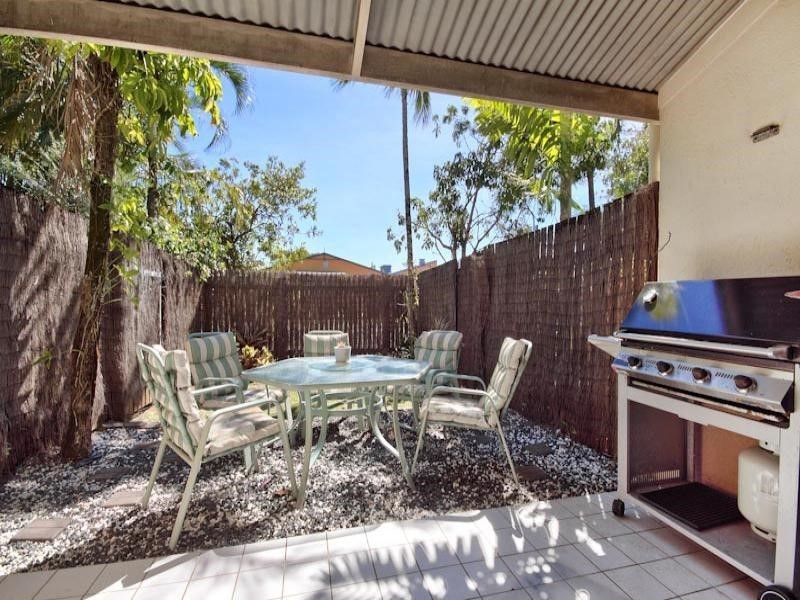 2/5 Charlotte Close, Woree QLD 4868