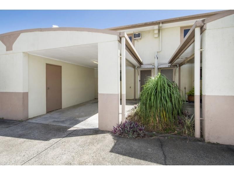 2/5 Charlotte Close, Woree QLD 4868
