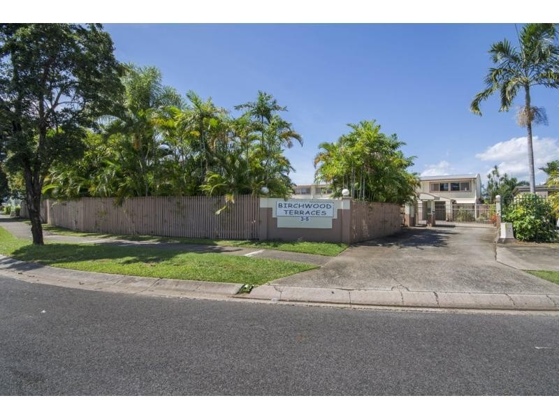 2/5 Charlotte Close, Woree QLD 4868