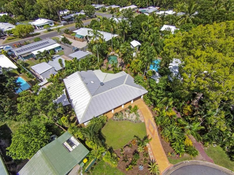 7 Carbeen Close, Holloways Beach QLD 4878