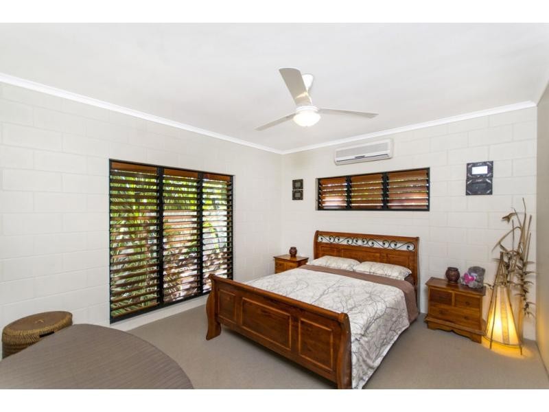7 Carbeen Close, Holloways Beach QLD 4878