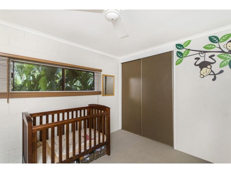 7 Carbeen Close, Holloways Beach QLD 4878