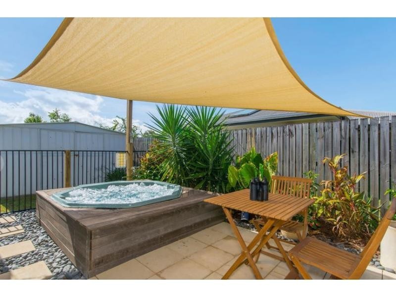 34 Phoenix Street, White Rock QLD 4868