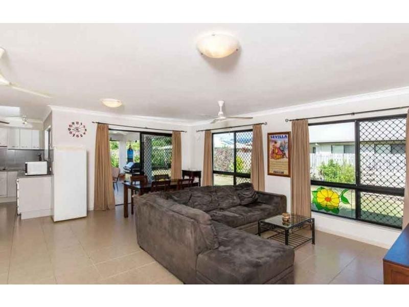 34 Phoenix Street, White Rock QLD 4868