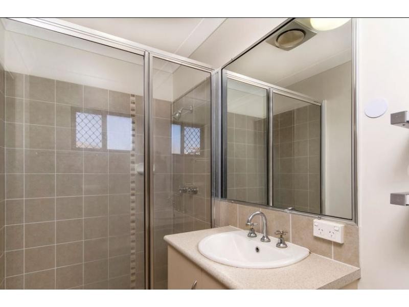 34 Phoenix Street, White Rock QLD 4868