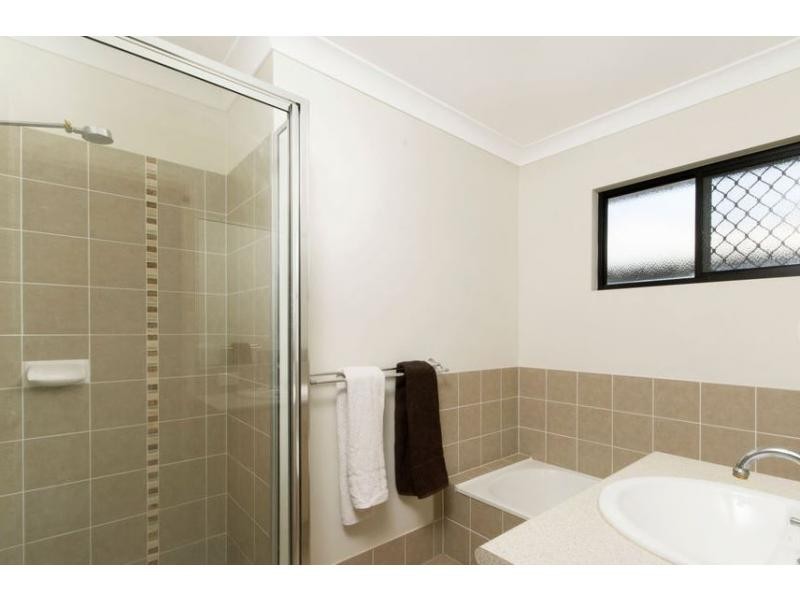 34 Phoenix Street, White Rock QLD 4868