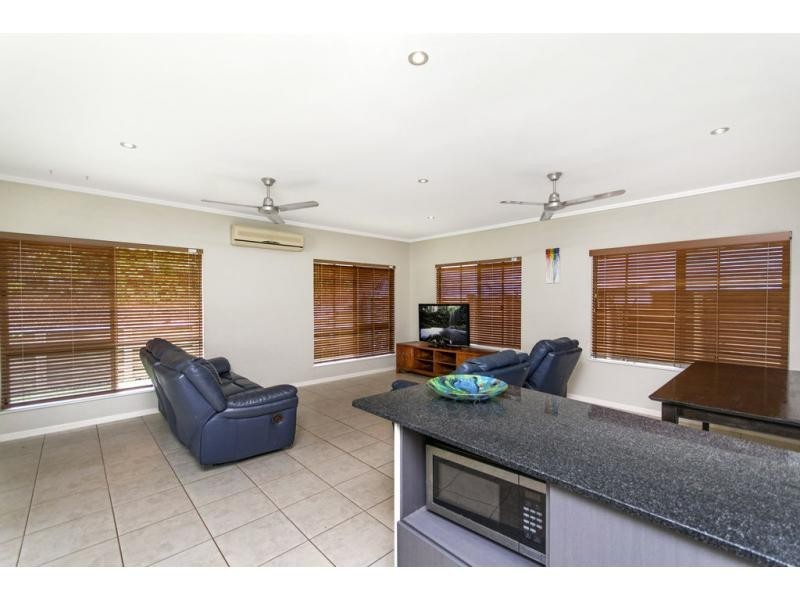 43 William Hickey Street, Redlynch QLD 4870