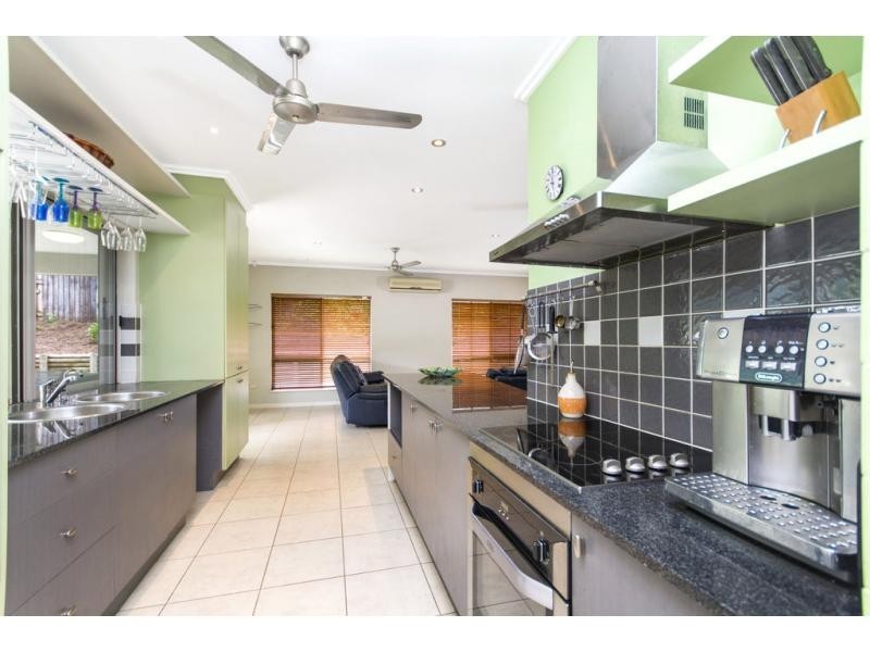 43 William Hickey Street, Redlynch QLD 4870