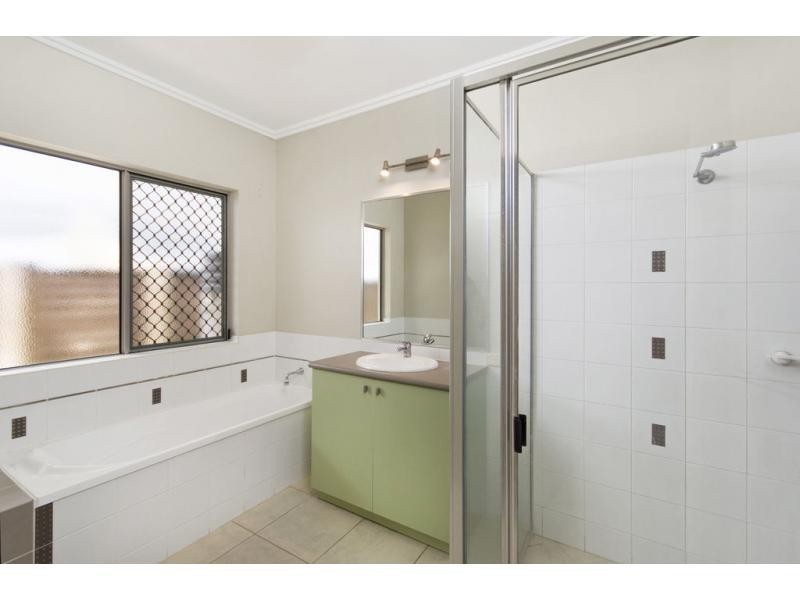 43 William Hickey Street, Redlynch QLD 4870