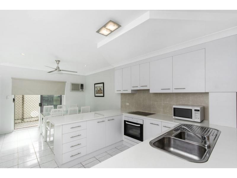 8/60 Charles Street, Manunda QLD 4870