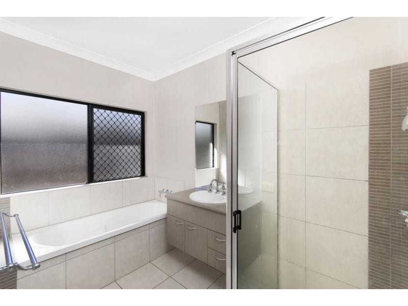 59 William Hickey Street, Redlynch QLD 4870