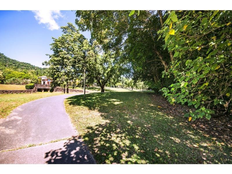 59 William Hickey Street, Redlynch QLD 4870