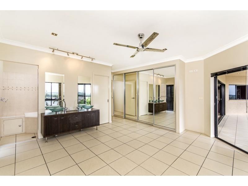 3 Red Siris Close, Redlynch QLD 4870