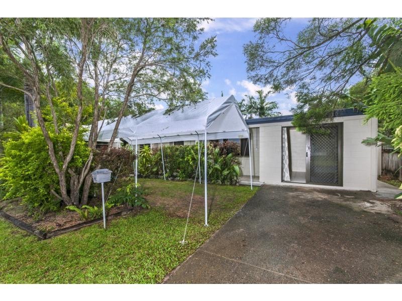 15 Ixora Court, Mooroobool QLD 4870
