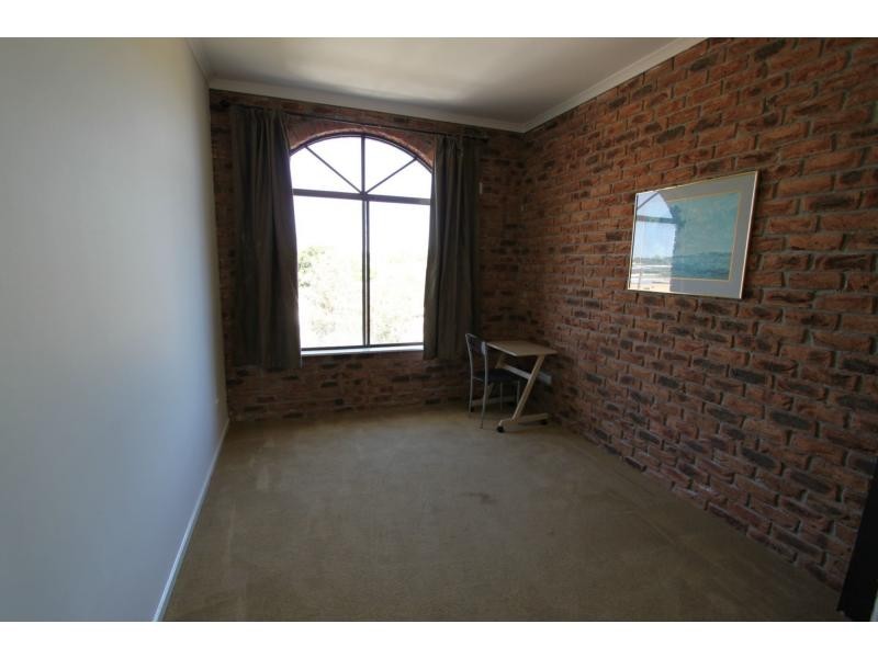 Unit 131/325 Nepean Highway, Frankston VIC 3199