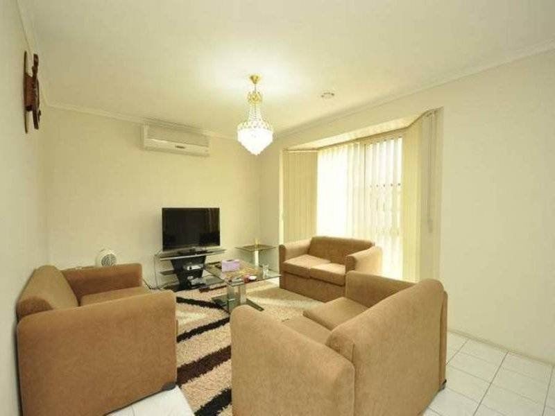 3 Yarcombe Crescent, Craigieburn VIC 3064