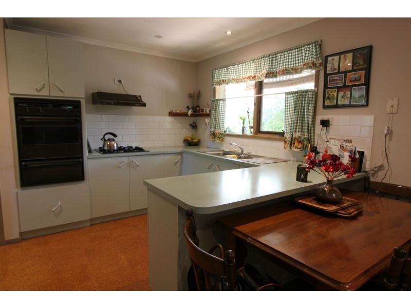 129 Eramosa Road East, Somerville VIC 3912