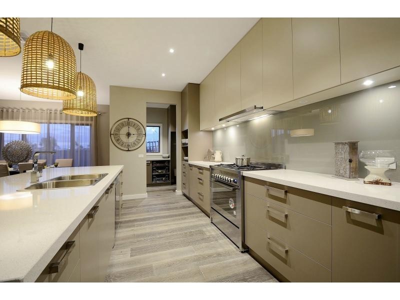 Clyde North VIC 3978