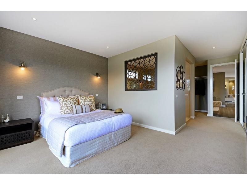 Clyde North VIC 3978