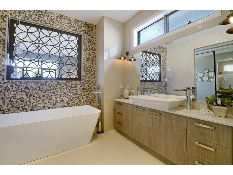 Clyde North VIC 3978