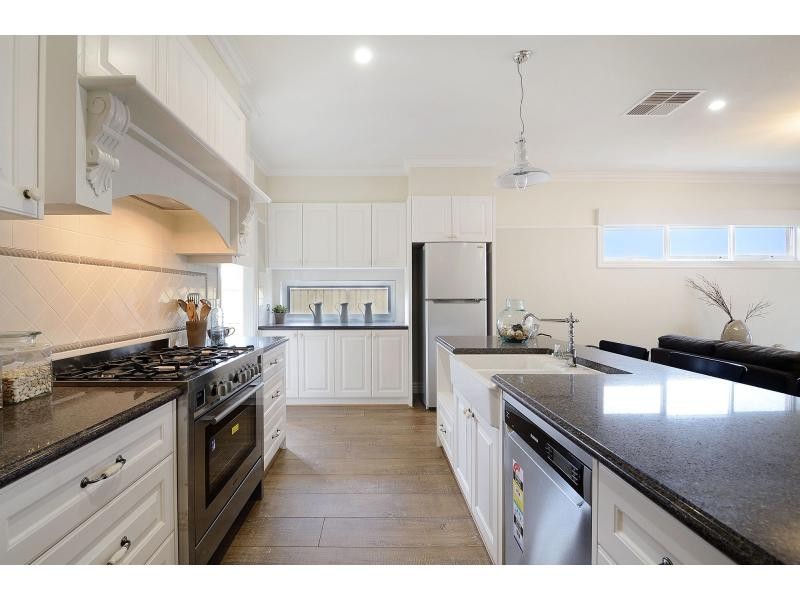 Cranbourne North VIC 3977