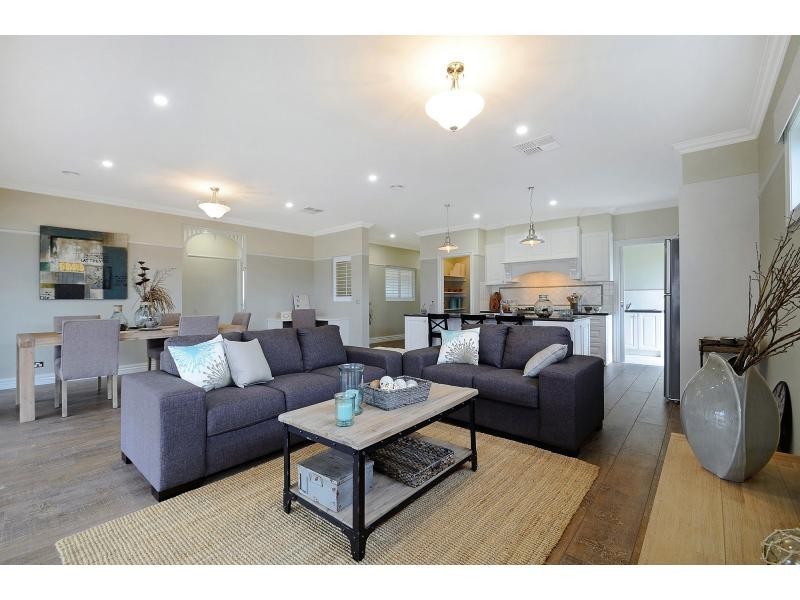 Cranbourne North VIC 3977