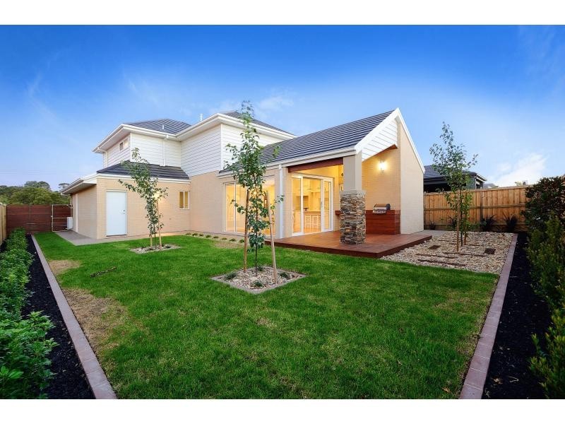 7 Red Maple Drive, Cranbourne VIC 3977