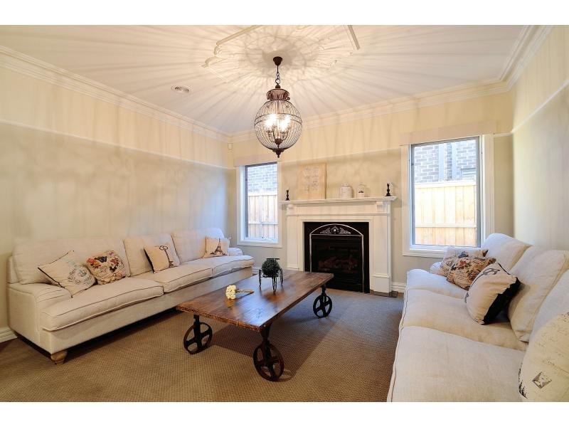 7 Red Maple Drive, Cranbourne VIC 3977