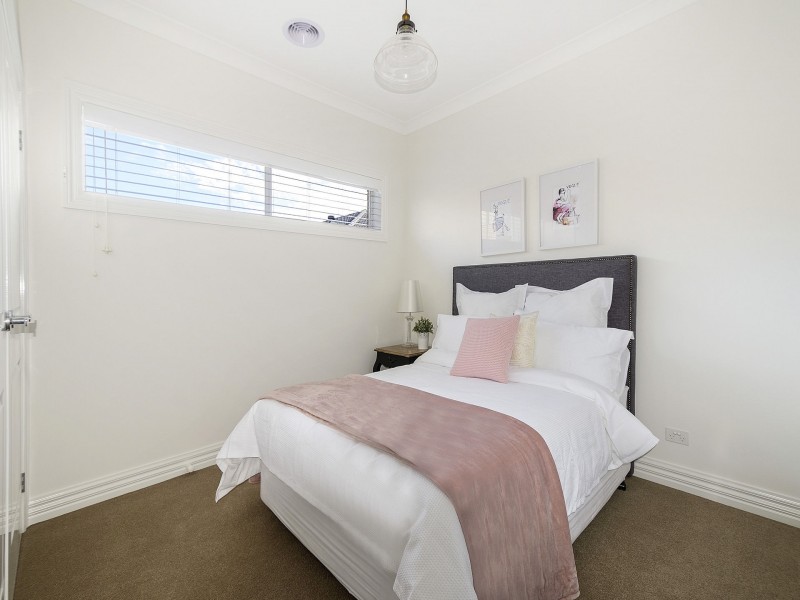 14 Callow Avenue, Clyde North VIC 3978