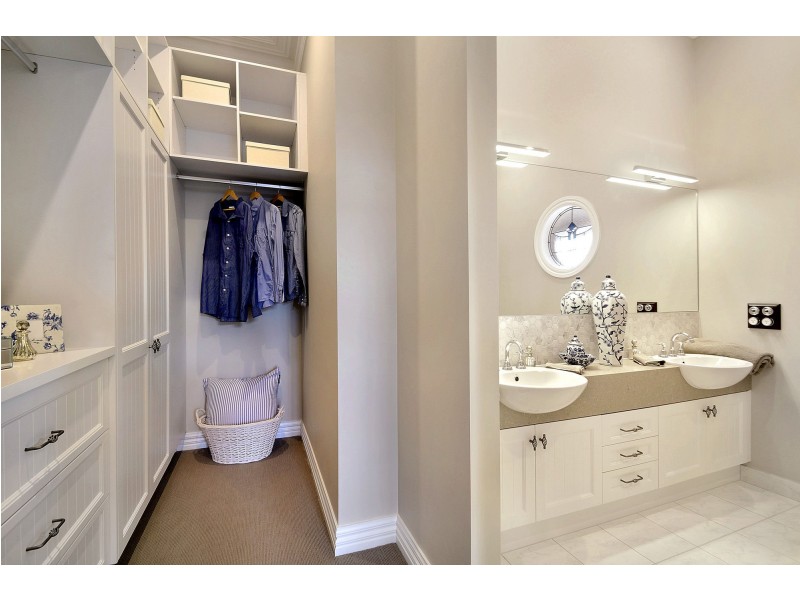 34 Welsh Crescent, Clyde North VIC 3978