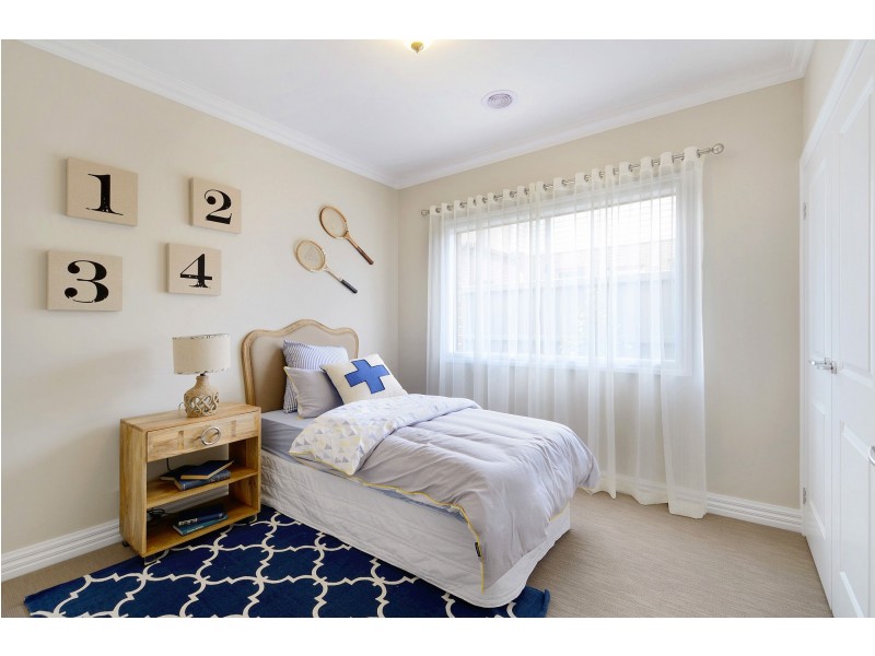 34 Welsh Crescent, Clyde North VIC 3978