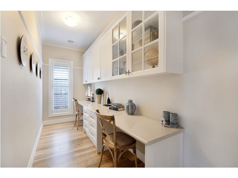 34 Welsh Crescent, Clyde North VIC 3978