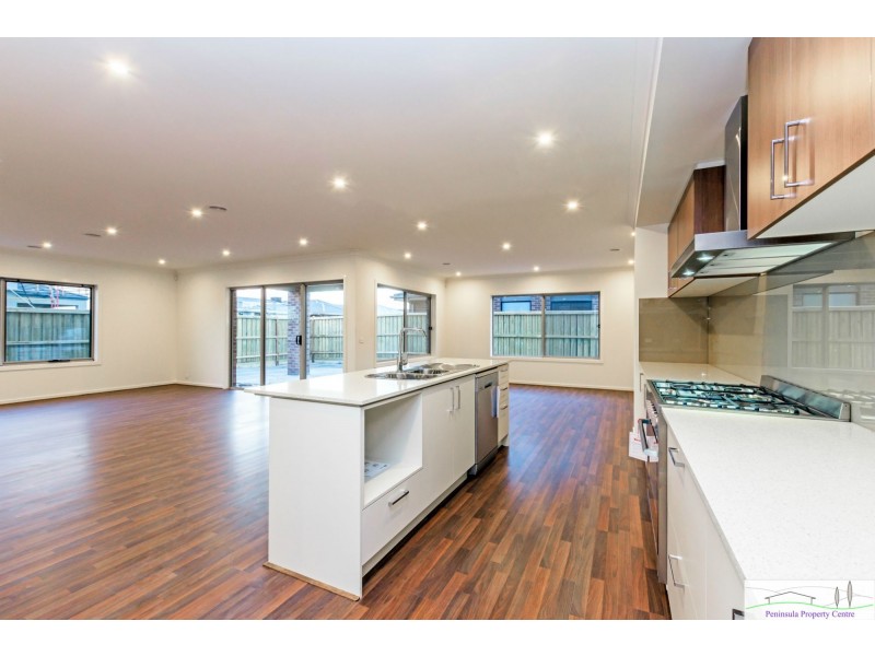 16 Hillwood Street, Clyde VIC 3978