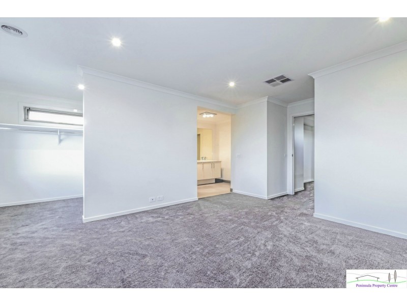 16 Hillwood Street, Clyde VIC 3978