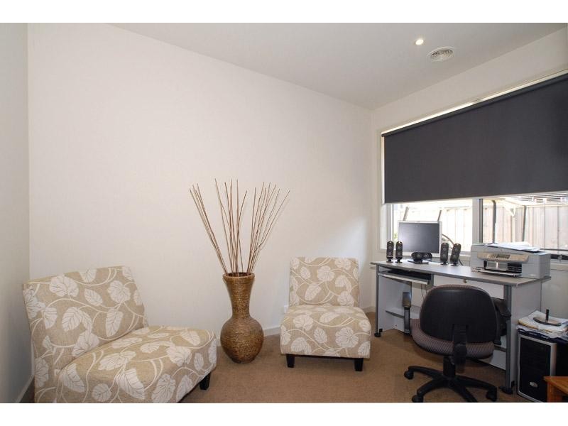 1 Kingsford Smith Court, Sandhurst VIC 3977