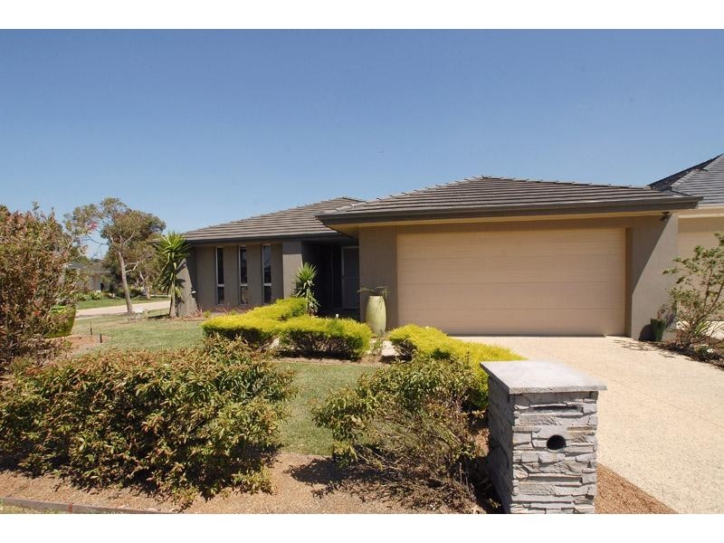 1 Kingsford Smith Court, Sandhurst VIC 3977