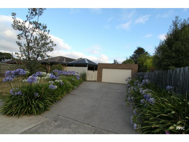 11 Olstead Drive, Baxter VIC 3911