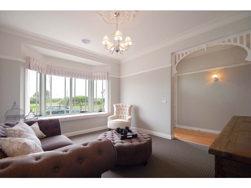 4 Elsey Way, Clyde North VIC 3978