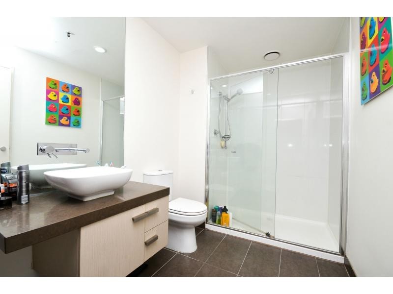 Unit 906/8 Breavington Way, Northcote VIC 3070