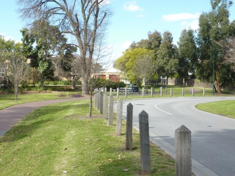 Unit 18/3 Evergreen Circuit, Cheltenham VIC 3192