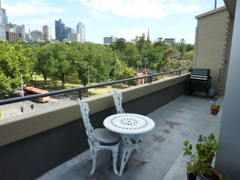 Unit 15/161 Wellington Parade South, East Melbourne VIC 3002