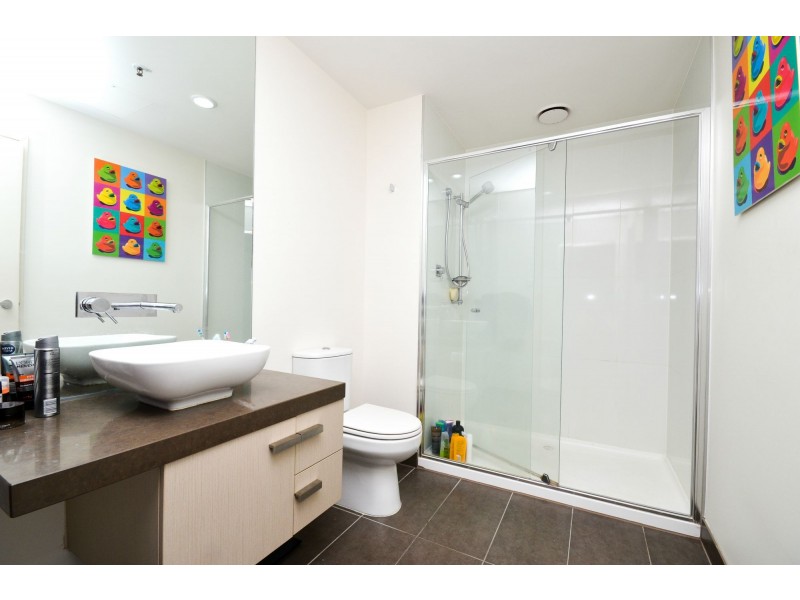 906/8 Breavington Way, Northcote VIC 3070