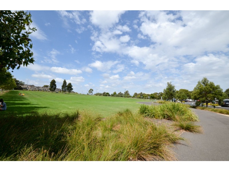 906/8 Breavington Way, Northcote VIC 3070