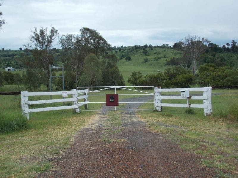 51 Long Gully Road, Summerholm QLD 4341