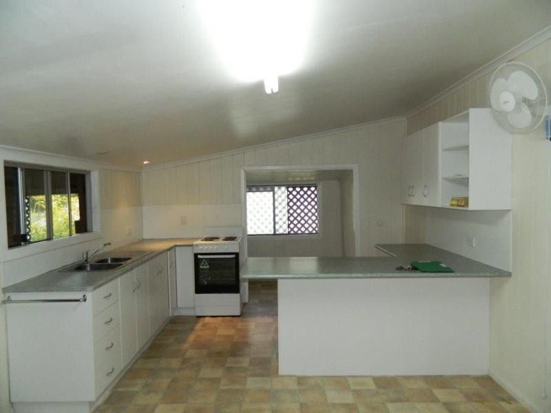 17 School Street, Rosewood QLD 4340