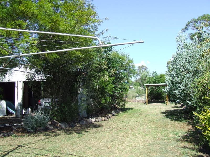 17 School Street, Rosewood QLD 4340